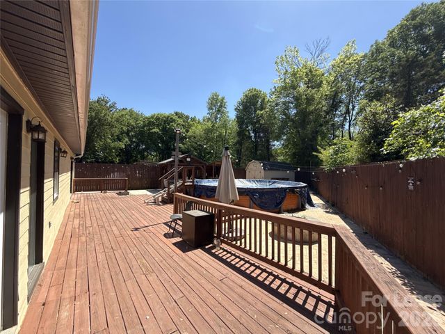 6814 Pence Road, Charlotte, NC 28215