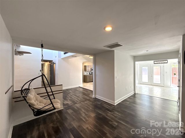 6814 Pence Road, Charlotte, NC 28215