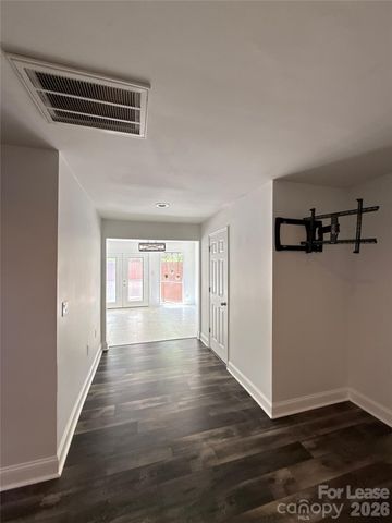 6814 Pence Road, Charlotte, NC 28215