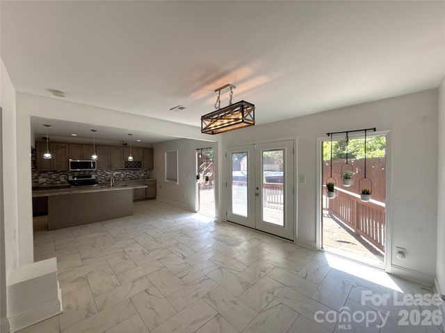 6814 Pence Road, Charlotte, NC 28215