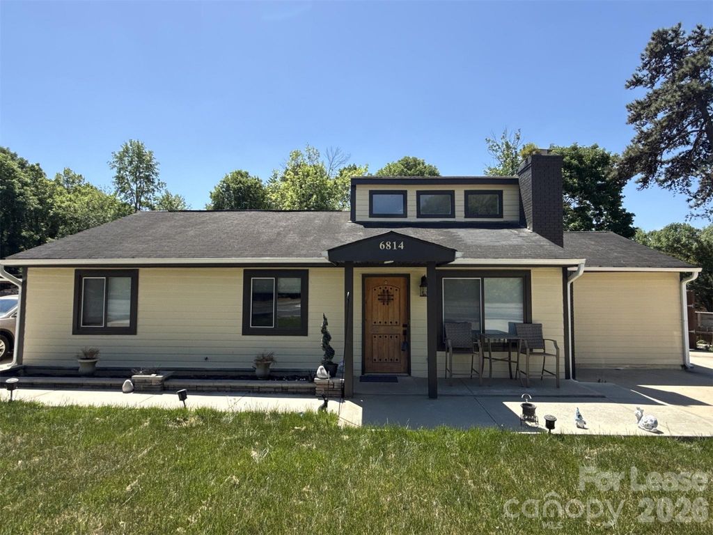 6814 Pence Road, Charlotte, NC 28215