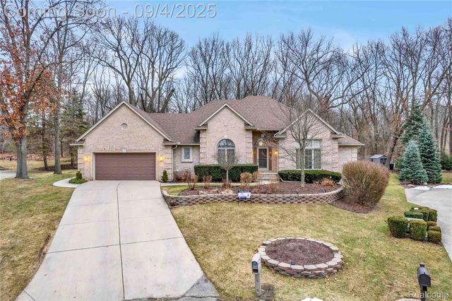 3952 Saint James Court, Shelby Charter Township, MI 48316