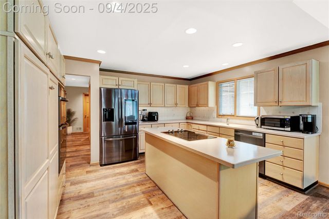 3952 Saint James Court, Shelby Charter Township, MI 48316