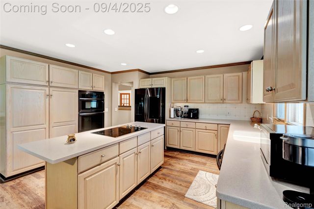 3952 Saint James Court, Shelby Charter Township, MI 48316