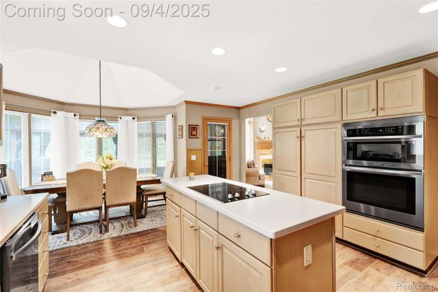 3952 Saint James Court, Shelby Charter Township, MI 48316