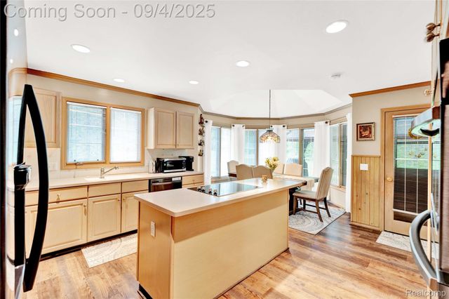 3952 Saint James Court, Shelby Charter Township, MI 48316