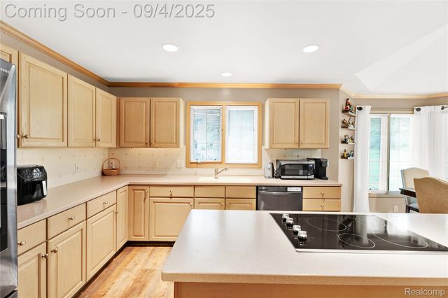 3952 Saint James Court, Shelby Charter Township, MI 48316