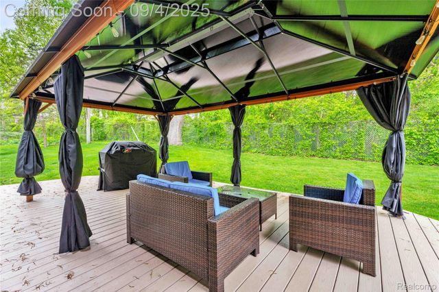 3952 Saint James Court, Shelby Charter Township, MI 48316