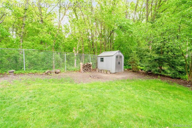 3952 Saint James Court, Shelby Charter Township, MI 48316