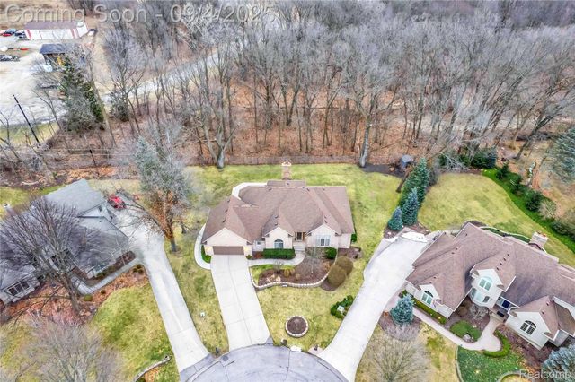 3952 Saint James Court, Shelby Charter Township, MI 48316