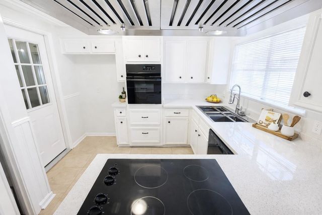 430 Eastwood Drive, Woodbranch, TX 77357