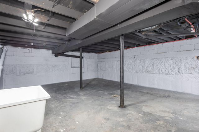 15641 Pickford, Detroit, MI 48235