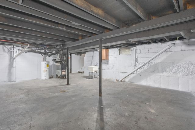 15641 Pickford, Detroit, MI 48235