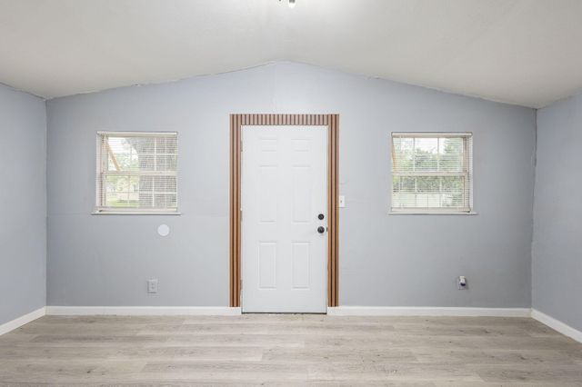 15641 Pickford, Detroit, MI 48235