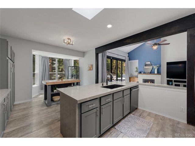 768 Huntington Pl, Highlands Ranch, CO 80126