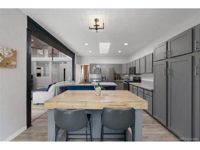768 Huntington Pl, Highlands Ranch, CO 80126