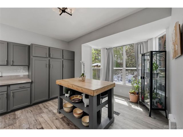 768 Huntington Pl, Highlands Ranch, CO 80126