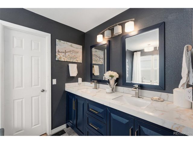 768 Huntington Pl, Highlands Ranch, CO 80126