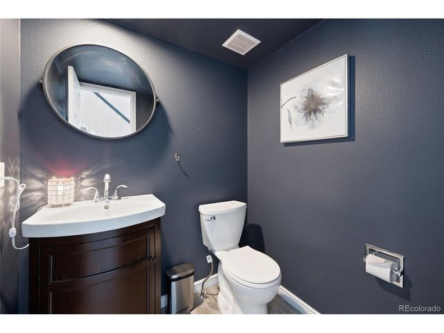 768 Huntington Pl, Highlands Ranch, CO 80126