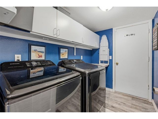768 Huntington Pl, Highlands Ranch, CO 80126