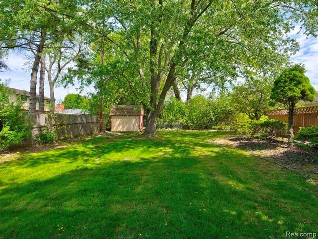 1321 Wagon Wheel Lane, Grand Blanc, MI 48439
