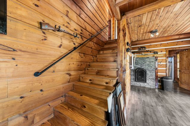 13546 Campbellsville Rd, Lynnville, TN 38472