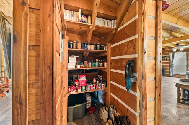 13546 Campbellsville Rd, Lynnville, TN 38472