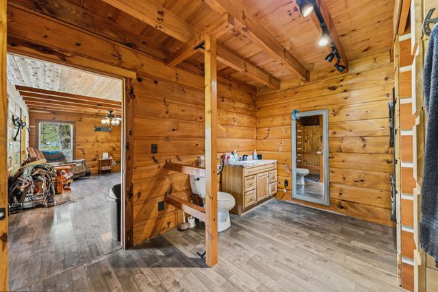 13546 Campbellsville Rd, Lynnville, TN 38472