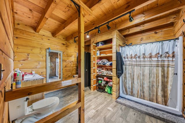 13546 Campbellsville Rd, Lynnville, TN 38472
