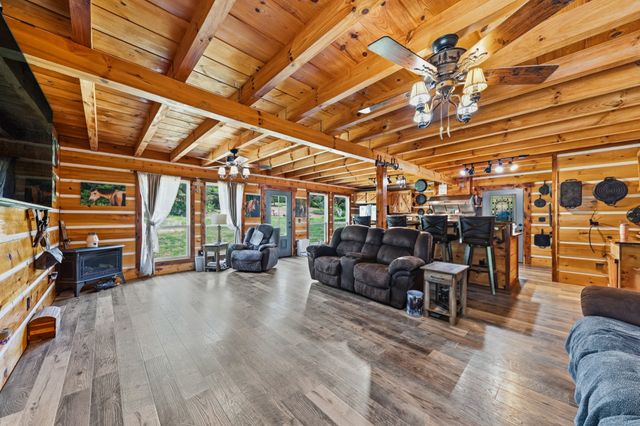 13546 Campbellsville Rd, Lynnville, TN 38472