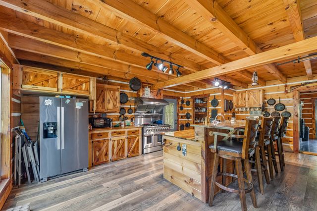 13546 Campbellsville Rd, Lynnville, TN 38472