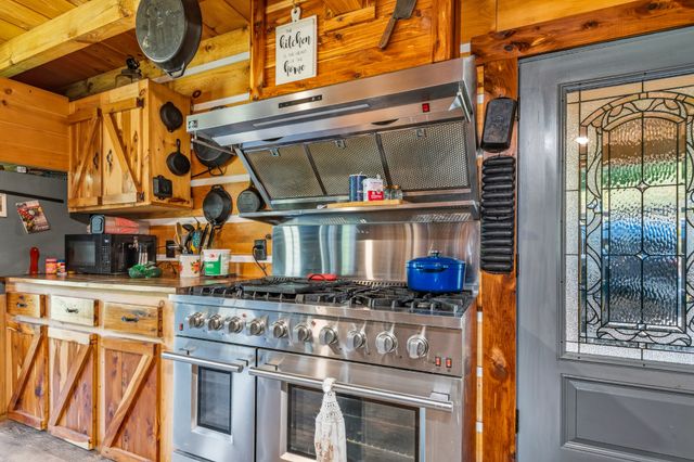 13546 Campbellsville Rd, Lynnville, TN 38472