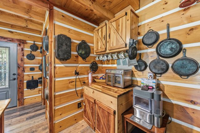 13546 Campbellsville Rd, Lynnville, TN 38472