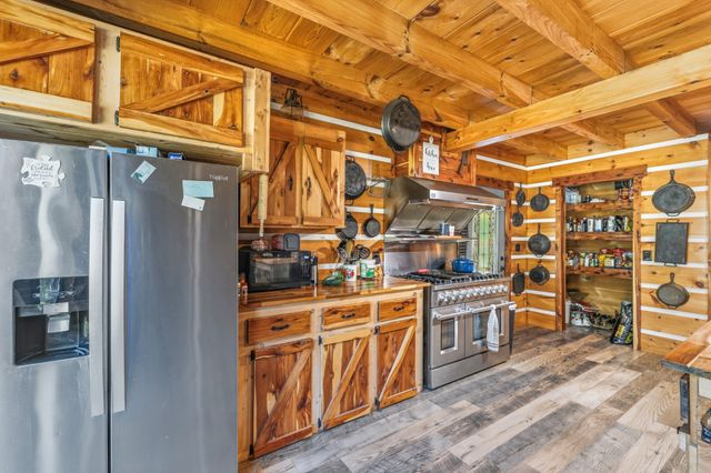 13546 Campbellsville Rd, Lynnville, TN 38472