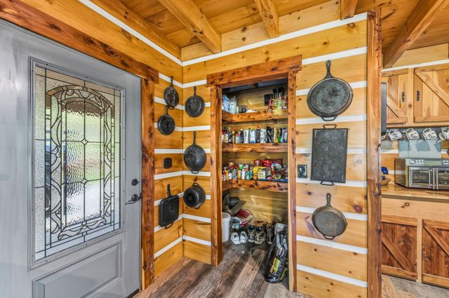13546 Campbellsville Rd, Lynnville, TN 38472