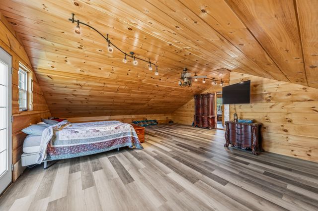 13546 Campbellsville Rd, Lynnville, TN 38472