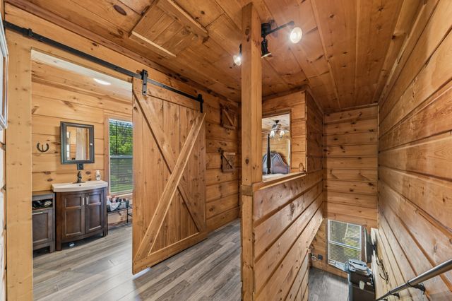 13546 Campbellsville Rd, Lynnville, TN 38472