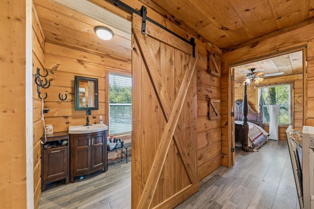 13546 Campbellsville Rd, Lynnville, TN 38472