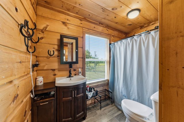 13546 Campbellsville Rd, Lynnville, TN 38472