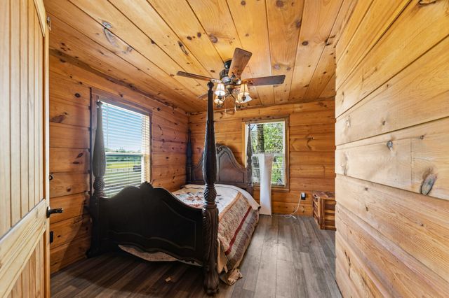 13546 Campbellsville Rd, Lynnville, TN 38472
