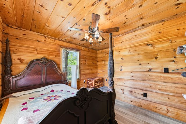 13546 Campbellsville Rd, Lynnville, TN 38472