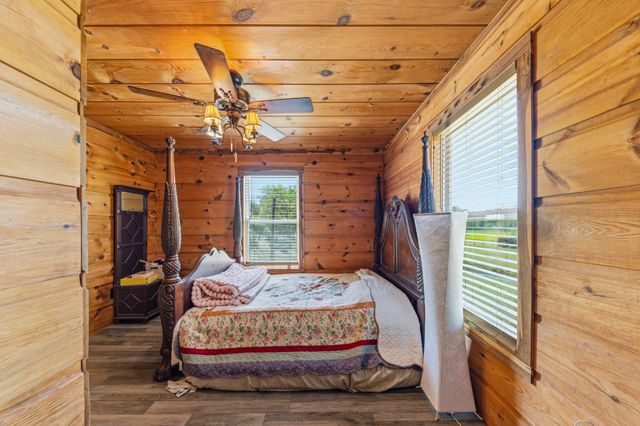 13546 Campbellsville Rd, Lynnville, TN 38472
