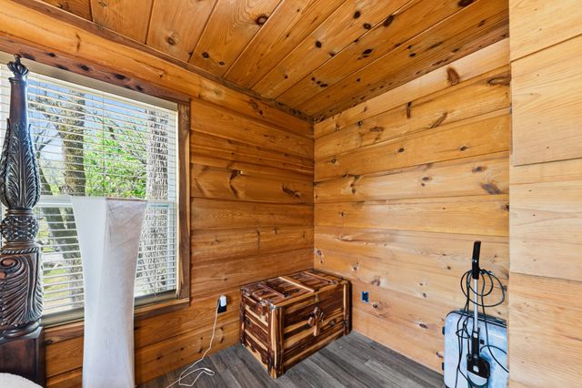 13546 Campbellsville Rd, Lynnville, TN 38472