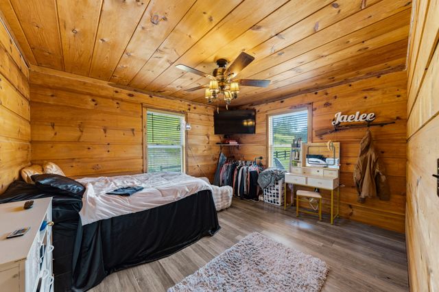 13546 Campbellsville Rd, Lynnville, TN 38472