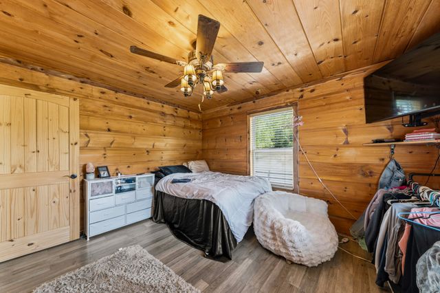 13546 Campbellsville Rd, Lynnville, TN 38472