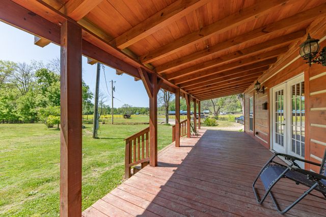 13546 Campbellsville Rd, Lynnville, TN 38472