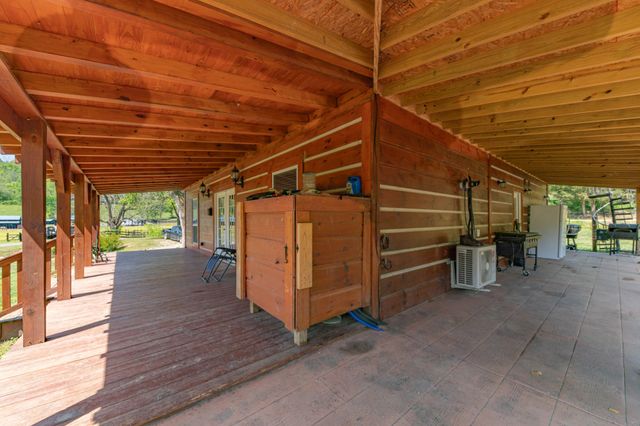 13546 Campbellsville Rd, Lynnville, TN 38472