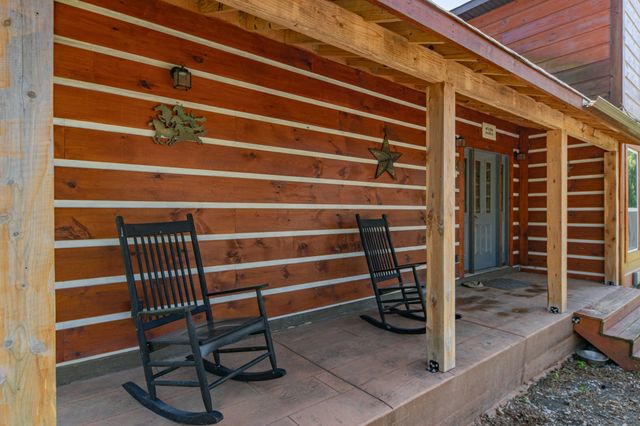 13546 Campbellsville Rd, Lynnville, TN 38472