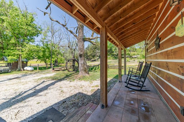 13546 Campbellsville Rd, Lynnville, TN 38472