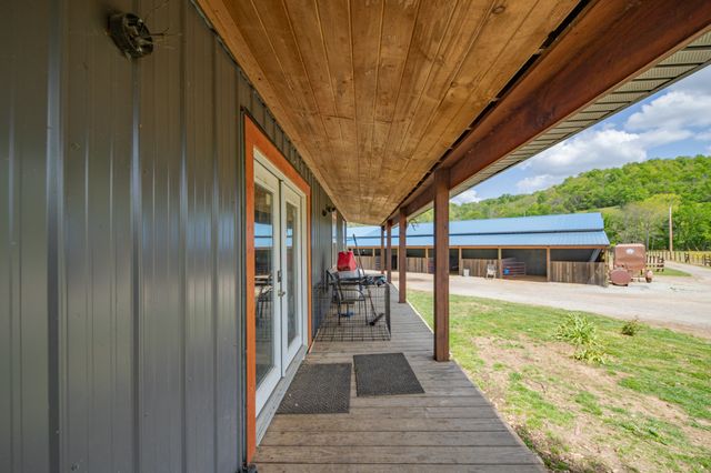 13546 Campbellsville Rd, Lynnville, TN 38472